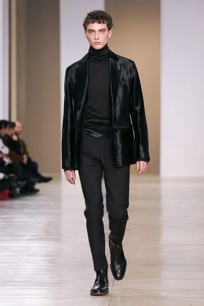 Look 44